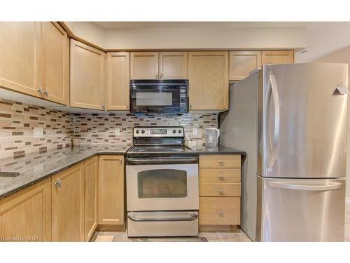 7-330 Dearborn Boulevard, Waterloo, ON - Indoor Photo Showing Kitchen