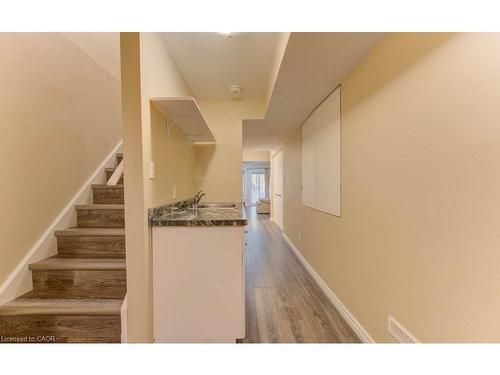 7-330 Dearborn Boulevard, Waterloo, ON - Indoor Photo Showing Other Room