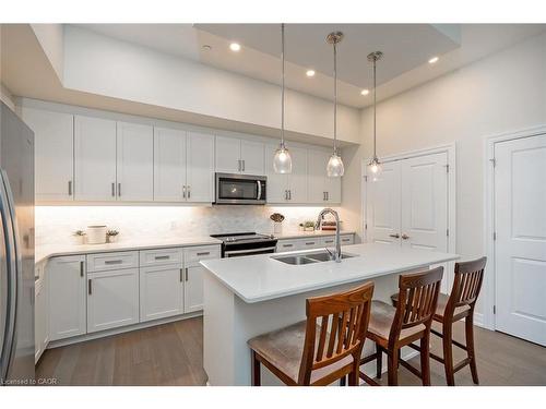 202-1878 Gordon Street, Guelph, ON - Indoor Photo Showing Kitchen With Double Sink With Upgraded Kitchen