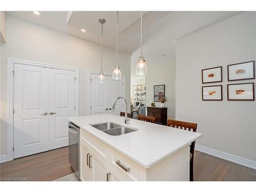 202-1878 Gordon Street, Guelph, ON - Indoor Photo Showing Kitchen With Double Sink