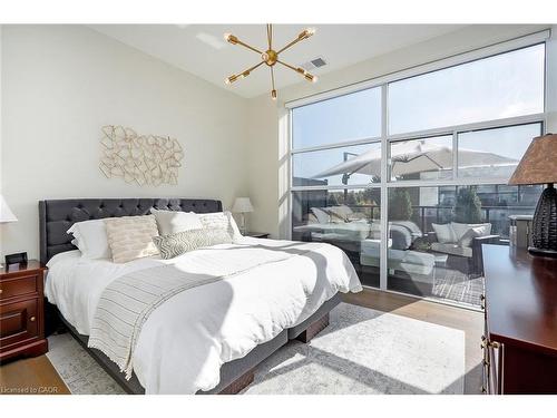 202-1878 Gordon Street, Guelph, ON - Indoor Photo Showing Bedroom