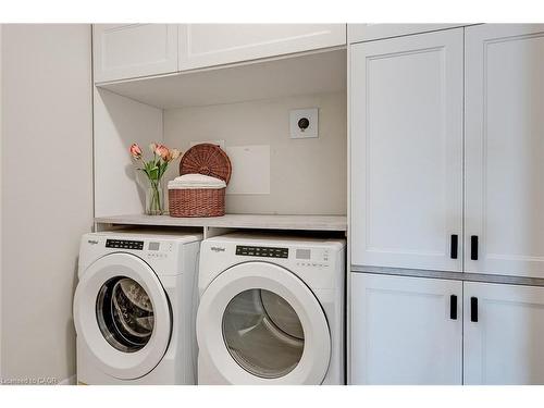 202-1878 Gordon Street, Guelph, ON - Indoor Photo Showing Laundry Room