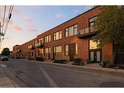 203-85 Spruce Street N Cambridge, ON N1R 4K4
