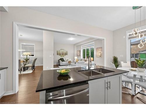 67 Starfire Crescent, Stoney Creek, ON - Indoor Photo Showing Kitchen With Double Sink With Upgraded Kitchen
