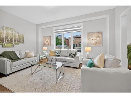 67 Starfire Crescent, Stoney Creek, ON - Indoor Photo Showing Living Room