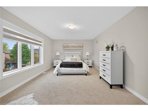 67 Starfire Crescent, Stoney Creek, ON - Indoor Photo Showing Bedroom