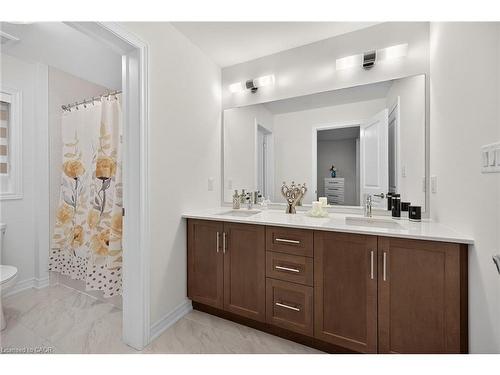 67 Starfire Crescent, Stoney Creek, ON - Indoor Photo Showing Bathroom