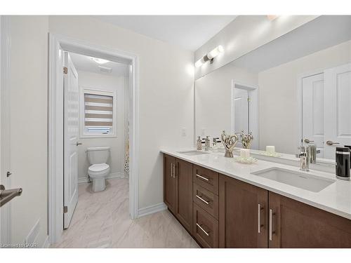 67 Starfire Crescent, Stoney Creek, ON - Indoor Photo Showing Bathroom