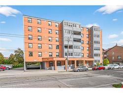 507-23 Main Street  Dundas, ON L9H 2P7