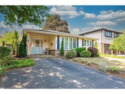 652 Ardleigh Crescent  Burlington, ON L7L 4K8