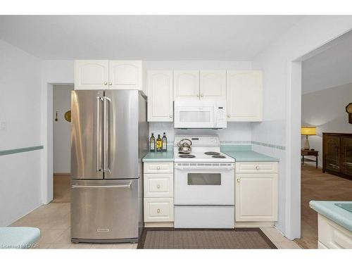 2063 Waters Edge Drive, Oakville, ON - Indoor Photo Showing Kitchen