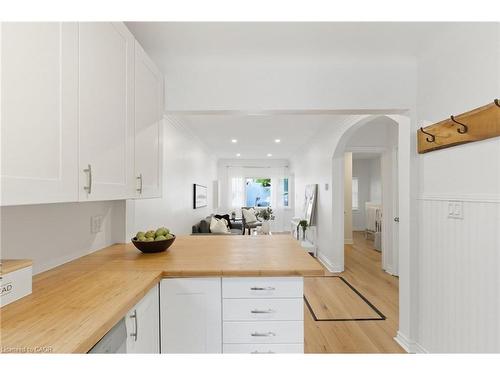 78 Delena Avenue N, Hamilton, ON - Indoor Photo Showing Kitchen