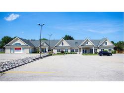 617 King Street N Waterloo, ON N2V 2N3