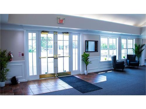 617 King Street N, Waterloo, ON 