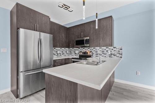 37 Delena Avenue S, Hamilton, ON - Indoor Photo Showing Kitchen With Double Sink With Upgraded Kitchen