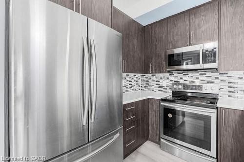 37 Delena Avenue S, Hamilton, ON - Indoor Photo Showing Kitchen