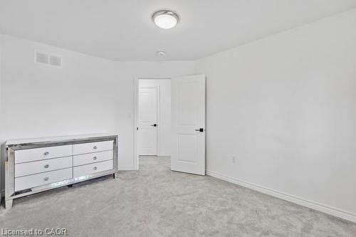 37 Delena Avenue S, Hamilton, ON - Indoor