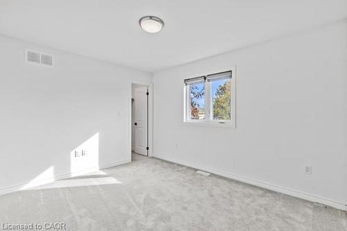 37 Delena Avenue S, Hamilton, ON - Indoor Photo Showing Other Room