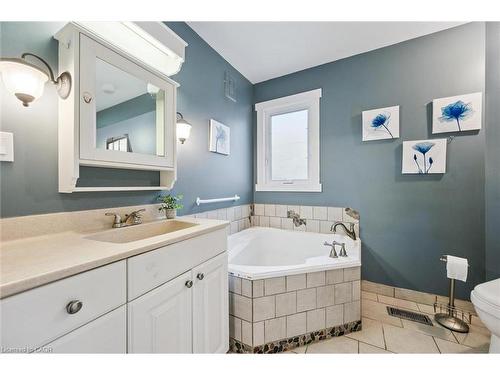 500 Watson Parkway S, Guelph, ON - Indoor Photo Showing Bathroom