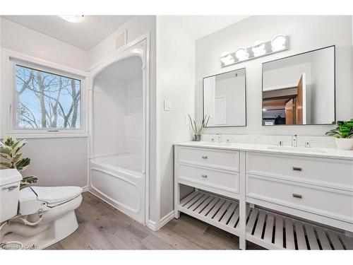 500 Watson Parkway S, Guelph, ON - Indoor Photo Showing Bathroom
