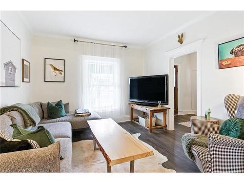 12 Francis Street, Hamilton, ON - Indoor Photo Showing Living Room