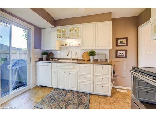 116 Boniface Avenue, Kitchener, ON - Indoor Photo Showing Kitchen