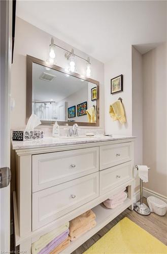 116 Boniface Avenue, Kitchener, ON - Indoor Photo Showing Bathroom