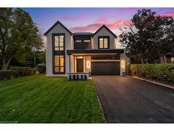 144 Mansfield Drive  Oakville, ON L6H 1K4