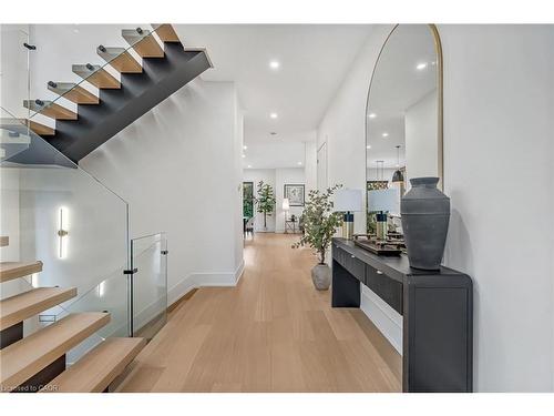 144 Mansfield Drive, Oakville, ON - Indoor Photo Showing Other Room