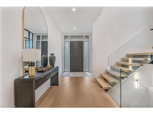 144 Mansfield Drive, Oakville, ON - Indoor Photo Showing Other Room