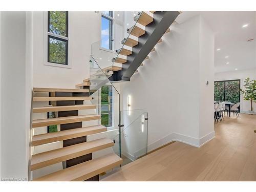 144 Mansfield Drive, Oakville, ON - Indoor Photo Showing Other Room