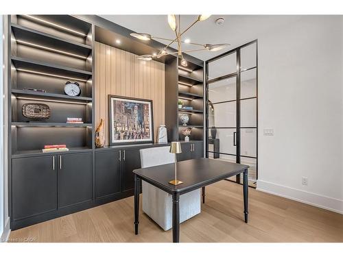 144 Mansfield Drive, Oakville, ON - Indoor