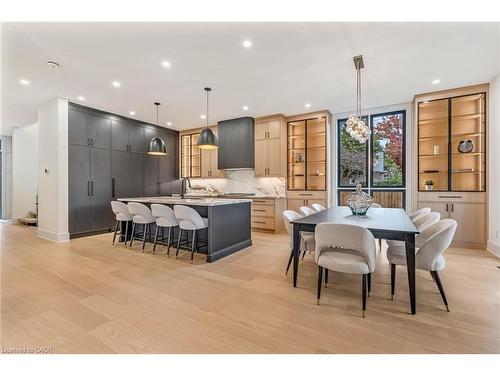 144 Mansfield Drive, Oakville, ON - Indoor Photo Showing Dining Room