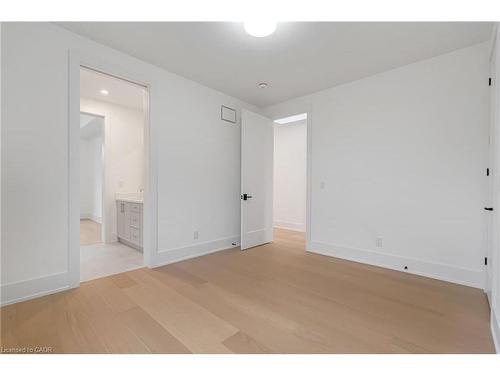 144 Mansfield Drive, Oakville, ON - Indoor Photo Showing Other Room