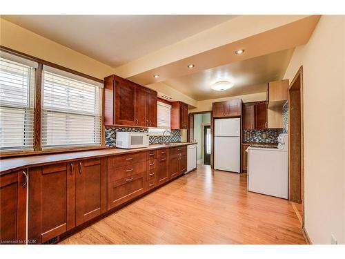 574 Krug Street, Kitchener, ON - Indoor Photo Showing Kitchen