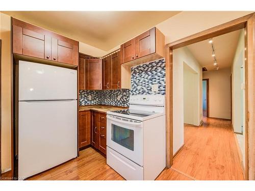 574 Krug Street, Kitchener, ON - Indoor Photo Showing Kitchen