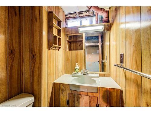 574 Krug Street, Kitchener, ON - Indoor Photo Showing Bathroom