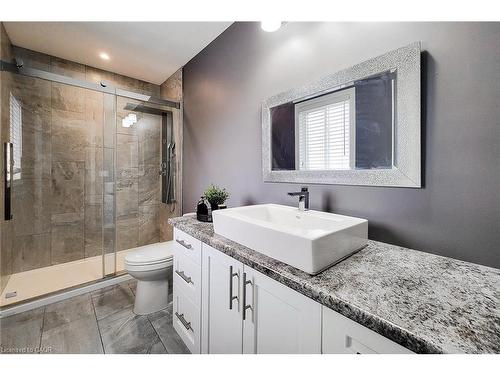 4274 Sixth Avenue, Niagara Falls, ON - Indoor Photo Showing Bathroom