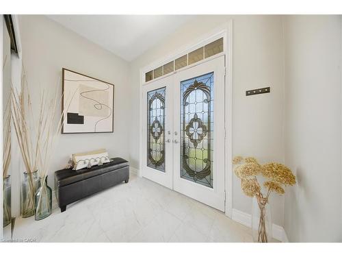 8 Summerberry Way, Hamilton, ON - Indoor Photo Showing Other Room