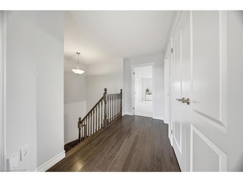 8 Summerberry Way, Hamilton, ON - Indoor Photo Showing Other Room