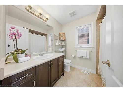 8 Summerberry Way, Hamilton, ON - Indoor Photo Showing Bathroom