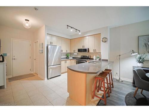 107-80 Port Street E, Mississauga, ON - Indoor Photo Showing Kitchen