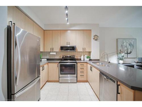 107-80 Port Street E, Mississauga, ON - Indoor Photo Showing Kitchen