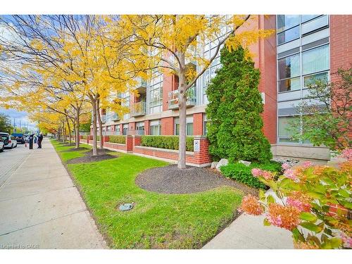 107-80 Port Street E, Mississauga, ON - Outdoor
