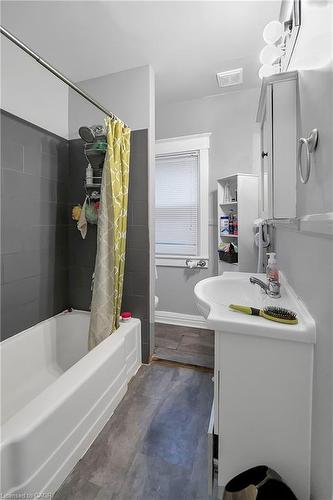 133 Park Row N, Hamilton, ON 