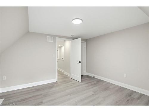 3-489 Cannon Street E, Hamilton, ON - Indoor Photo Showing Other Room