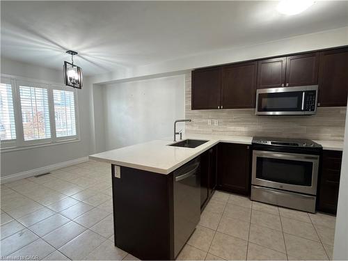 48-7 Sirente Drive, Hamilton, ON - Indoor Photo Showing Kitchen