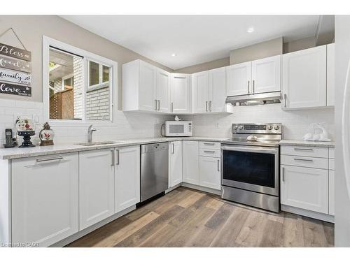 5119 Cherryhill Crescent, Burlington, ON - Indoor Photo Showing Kitchen