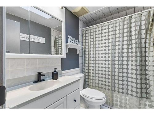 5119 Cherryhill Crescent, Burlington, ON - Indoor Photo Showing Bathroom