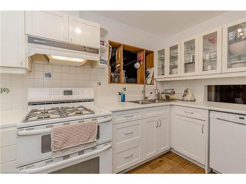 757 Meadow Wood Road, Mississauga, ON - Indoor Photo Showing Kitchen With Double Sink